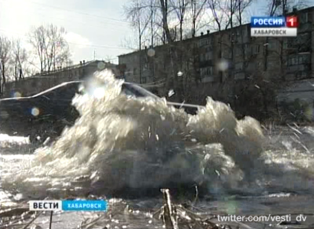 Порыв водовода в Первом микрорайоне