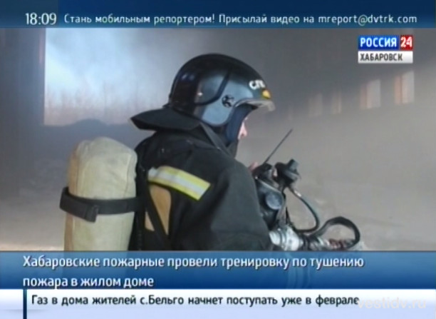 Учения пожарных по тушению пожара в жилом доме