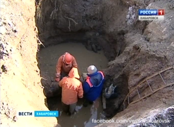 Порыв трубы в микрорайоне «Амуркабель»