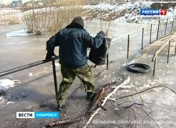 Затоплен мост до 19 школы
