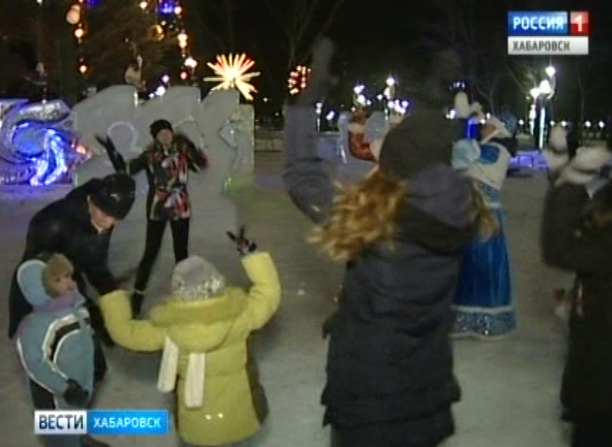 Мэр по новогодним городкам