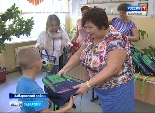 Союз женщин помогает собраться в школу