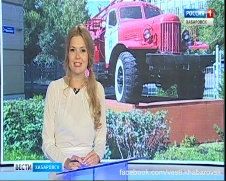 Памятник пожарной машин