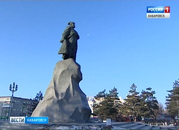 Имя аэропорту. Хабаров