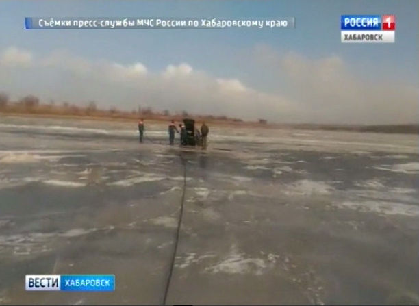Машина ушла под лед
