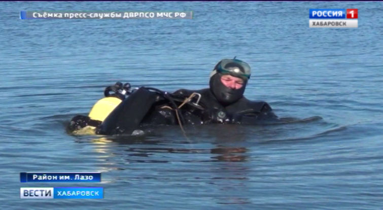 Учения водолазов на озере Хака