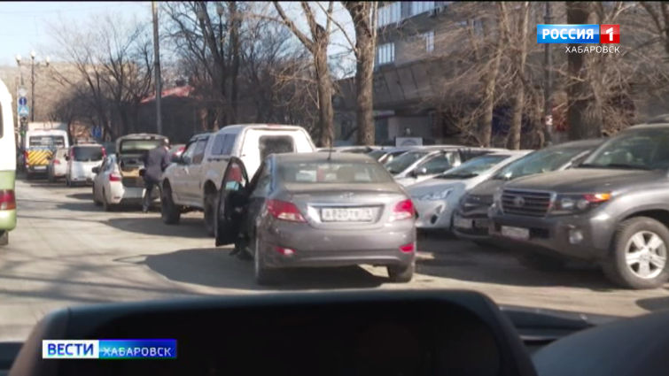 Автостоянки хабаровска. Набережная хабаровска парковка. Стоянка хабаровск. Платные парковки в красноярске в центре. Парковка.