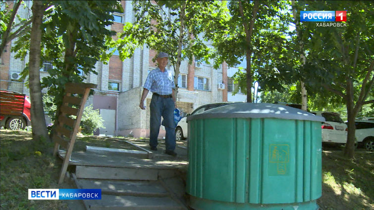Установка в Хабаровске подземных мусорных контейнеров