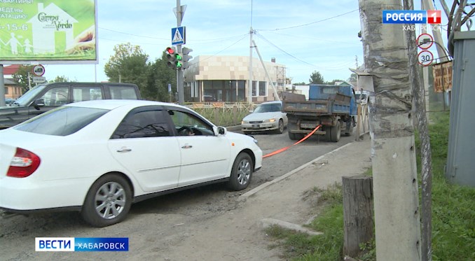 Разбитые большегрузами дороги