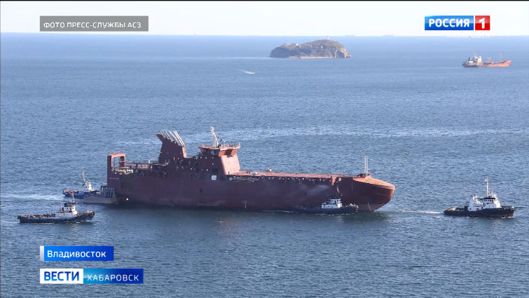 Паром «Александр Деев», построенный в Комсомольске-на-Амуре, прибыл во Владивосток