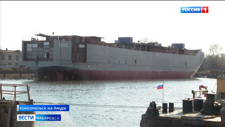 Спуск кораблей на Амурском судостроительном заводе