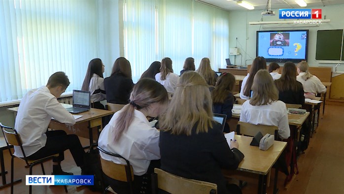 Студенты Хабаровского педагогического колледжа вышли на работу вместо учителей начальных классов