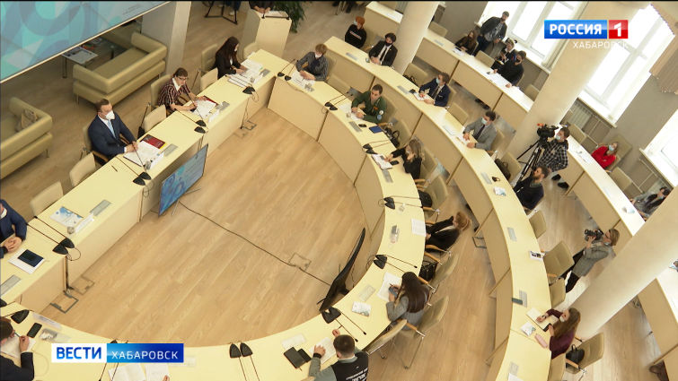 В Хабаровске обсудили поправки в закон о молодежной политике