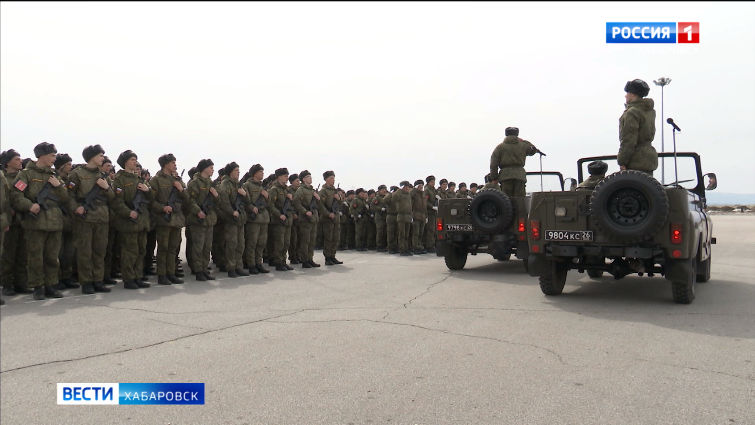 Военнослужащие в преддверии Парада Победы приступили к тренировкам в Хабаровске