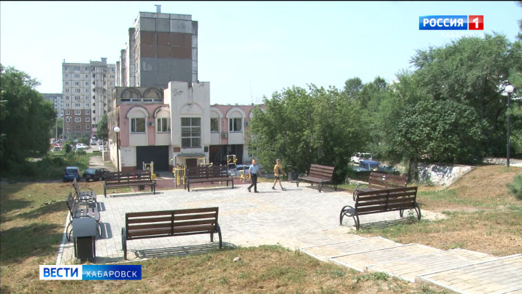 Спуски для маломобильных граждан обустроят в сквере по ул. Стрельникова в Хабаровске