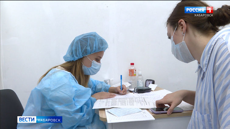 В Хабаровске решили поощрить волонтеров, которые помогают в вакцинации от коронавируса