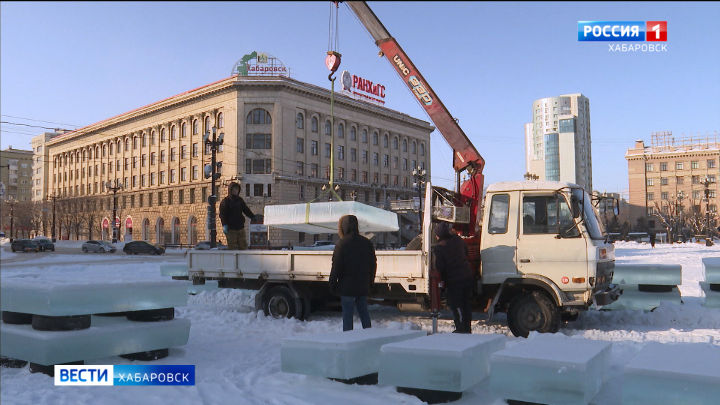 Новогодние городки начали оформлять в Хабаровске