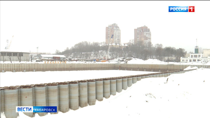 Возобновлены работы на набережной в районе яхт-клуба на ул. Советская в Хабаровске