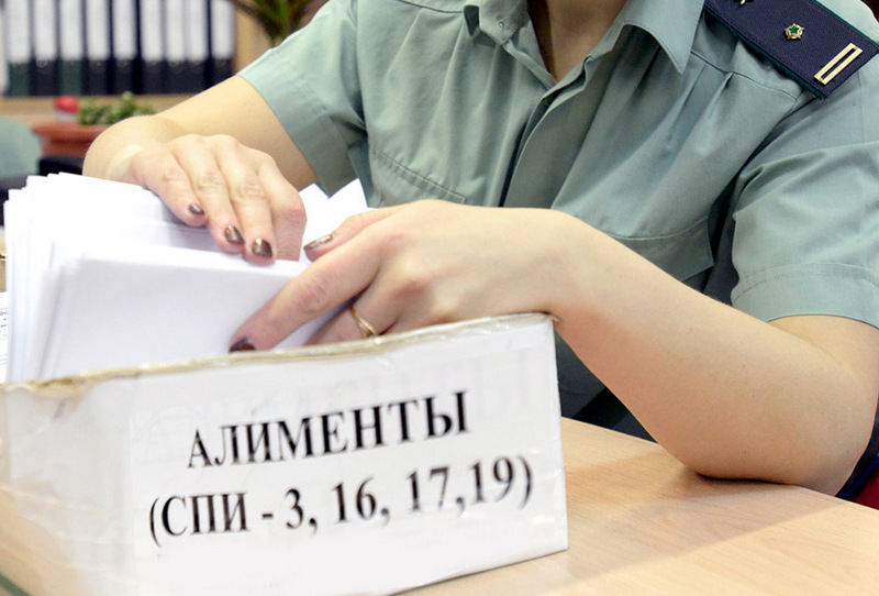 Бывшего судебного пристава в Хабаровске обвиняют в присвоении чужих алиментов