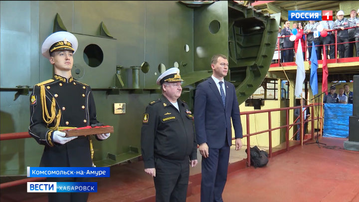 Главком ВМФ России Николай Евменов дал старт строительству корвета «Разумный» в Комсомольске