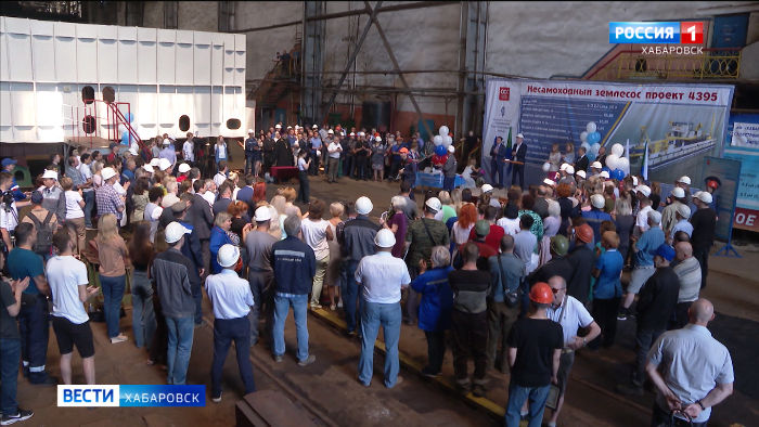 Простой, но интересный! На Хабаровском судостроительном заводе заложили новый земснаряд