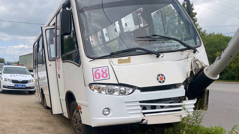 Девять человек пострадали в ДТП на улице Большой в Хабаровске, среди них двое несовершеннолетних