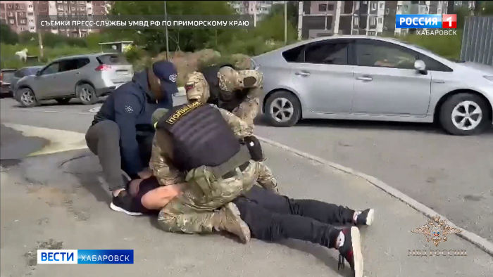 В Приморье задержали предполагаемого организатора мошеннической схемы по продаже авто