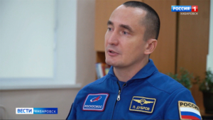 Космонавт-рекордсмен Пётр Дубров встретился со школьниками Хабаровска