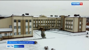 «На таких можно равняться!». Школе в пригороде Хабаровска присвоили имя лётчика-героя