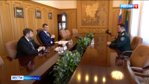 Глава Хабаровского края встретился с атаманом Уссурийского казачьего войска