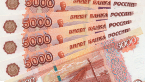 Кража на пятерых: в Хабаровске задержали работников автосервиса, подозреваемых в хищении
