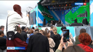 Смотрите в 21:09. Всероссийский фестиваль «Рок над Амуром» собрал более 65 тысяч человек