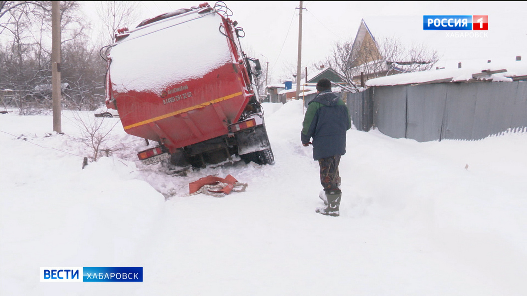 Госжилнадзор проверяет качество уборки дворов и дорог Хабаровска от снега и наледи