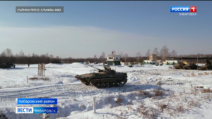 Стрельбу из боевой машины пехоты освоили контрактники и курсанты окружного учебного центра ВВО