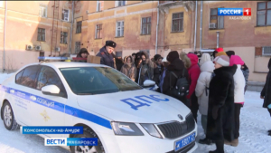 «Интересно, опасно, но это такая работа»: полицейские Комсомольска приняли студенческий десант
