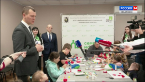 Глава региона посетил первый в крае семейный МФЦ: «Самое главное в этом центре – его коллектив»