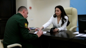 В Хабаровске продолжается выдача электронных удостоверений ветерана боевых действий 