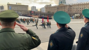 С 26 апреля в центре Хабаровска начнут перекрывать улицы: утверждён график репетиций Парада Победы