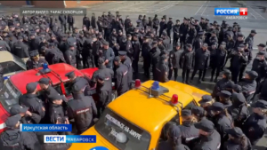«Старички» не подвели! Автопробег ко Дню Победы завершили в Москве ретромобили из Города юности