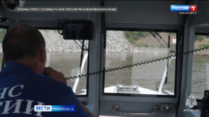 «Родители, куда вы смотрите?»: рейды по берегам Амура проводят в Хабаровске специалисты МЧС и ПДН