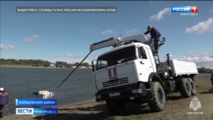 Утонувшую «иномарку» с водителем внутри обнаружили сотрудники МЧС в озере возле села Некрасовка
