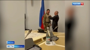 Cергей Кириенко вручил награду за освобождение Донбасса известному хабаровчанину Всеволоду Мохиреву