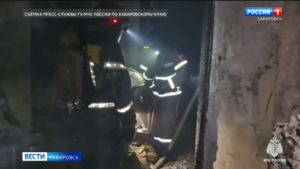 Крупный пожар ликвидировали в «сталинке» на улице Герцена в Хабаровске