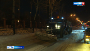 Смотрите в 21:10. Последствия циклона в Хабаровске продолжали устранять всю ночь