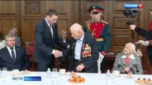 «Вы защитили и восстановили страну»: Дмитрий Демешин вручил ветеранам медали к 80-летию Победы