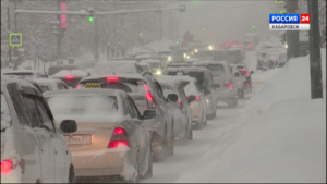 Смотрите в 21:10. Два посёлка в Солнечном районе остались без света из-за циклона, ведутся работы