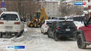 В Хабаровске продолжают ликвидировать последствия циклона: мэрия просит убирать машины с обочин