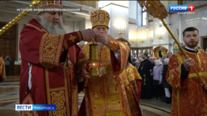 Благодатный огонь встретили в аэропорту Хабаровска