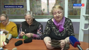 Тёплый подарок от бабушек отправят ко Дню Победы бойцам СВО волонтёры Города юности