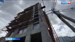 Трагедия на одной из строек в Хабаровске: рабочий упал с высоты, прокуратура проводит проверку